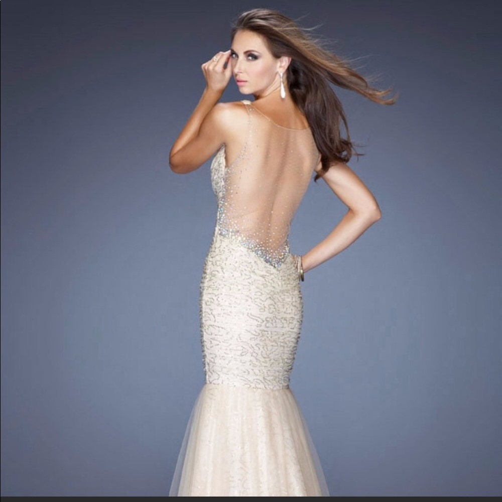Gown - Picture 2 of 4